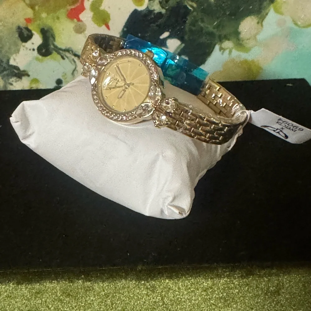 Invicta Bright Yellow Box with Logo